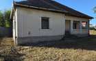 Casa De Vanzare In Apa Teren 2.551 Mp