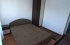 Ofer spre inchiriere apartament cu doua camere decomandate