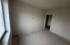 Apartament nou, cu 3 camere si balcon, etaj intermediar zona Vivo