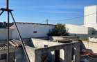 Vand constructie la rosu . 750 mp teren intravilan