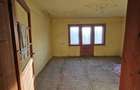 Casa cu 6 camere ?i curte, 2000 mp teren