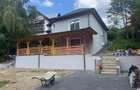 Casa de vanzare cu 2 apartamente in Azuga - 1