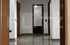 Apartament de 3 camere, renovat+garaj inclus - 1