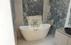 Penthouse cu 4 camere 3 bai si terasa 88 mp in zona Lazaret