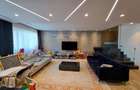 APARTAMENT 8 CAMERE CU SCARA INTERIOARA TIP LOFT -ULTRA LUX - 35