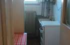 VAND ap. 2 camere, decomandat, centrala, balcon, termopane, u?a noua. - 2