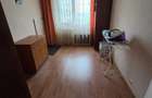 Vand apartament decomandat cu doua balcoane, mobilat 3 camere