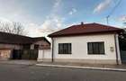 Proprietate independenta energetic format din 2 case si anexe - 18