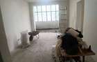 Apartament cu 3 camere nedecomandat în Aleea Carpați - 2