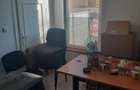 Dau in chirie apartament la casa doua camere plus una mica baie debara mobilat pt. birouri,curte acces auto,,ultracentral. - 2