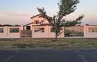 Casă cu 4 camere cu Teren 7500 Mp în Central - 2