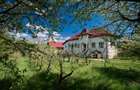 Casa Valea Mare Pravat (Campulung-Arges ) - farmec interbelic - 9915 mp teren - 16