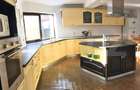 Casa Verde, 349 mp, 1.038 mp teren Super Oferta la 7 k - Lucieni (Dambovita)