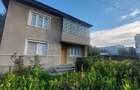 Vand schimb cu terenuri si apartamente