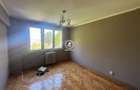 Apartament 3 camere de vanzare, semidecomandat, etaj intermediar, bloc - 2
