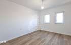 Jumatate de duplex de vanzare, cu 3 camere si 2 bai, Sag, Timis