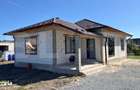 Casa de vanzare, 111 mp, 800 mp de teren, zona Chintelnic