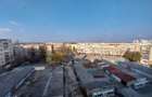 Apartament 3 camere semidecomandat , str Praporgescu - 1