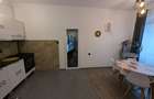 Casa cu 3 camere ?i garaj in curte - 9