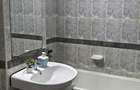 Proprietar inchiriez apartament 3 camere, decomandat 80mp,etaj1,centrala proprie. Zona Bucovina,parc