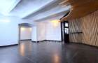 Spatiu comercial central la subsol - 1