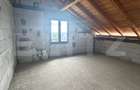 Casa de vanzare, 315 mp, 6 ari teren, 38 m front stradal, zona Plopeni