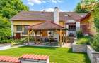 Resedinta si pentru doua familii, 217 mp utili, 6 dormitoare, curte, foisor, garaj, Central, Sfantu - 16