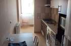 Apartament 2 camere cu centrala, zona Ostroveni (vis-a-vis de piata)