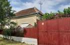 Vand casa in Chisirid. Tel: