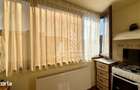 Apartament de vanzare cu 3 camere, decomandat, zona Soarelui