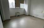 Spatiu comercial pe 2 nivele 700mp cu 20 incaperi si 10 bai pretabil c
