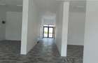 Spatiu Comercial cu 3 usi din sticla si vitrine mari - Elisabetin - 5