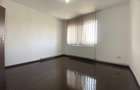 Camere spatioase! Inchiriere apartament cu 3 camere - Targoviste - M11