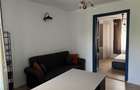 Inchiriez apartamet la casa cu curte comuna - 3