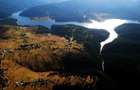Teren Intravalian langa lac
