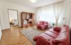 Apartament cu 3 camere langa Palas, intermediar, fara risc, semidecomandat!