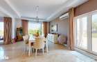 Casa individuala premium pe malul lacului Cosmopolis