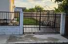 Proprietar ofer spre vanzare jumatate de duplex cu 5 camere in SACALAZ