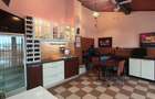 Vila P+3 = spatiu comercial, birouri, prestari servicii, rezidential
