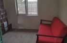 Inchiriez casa cu teren (5 camere + baie + bucatarie)