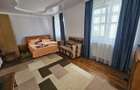 Inchiriez pe TERMEN SCURT apartament cu trei camere str Universitatii - 11