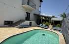 Cazare Apartamente in VILA CU PISCINA - 4