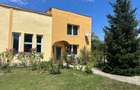Vand casa P+1- 325 mp, anexa 225 ?i 1100 mp teren aferent, in Caransebes , Aleea.Sportivilor , nr.1 - 10