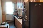 Vind apartament 2 cam.et.4 acoperis fara probleme.centrala si calorifere recent montate.mobila de bucatarie (aragaz,frigider) inclusa in pret - 5