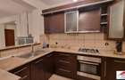 Apartament cu 3 camere semicentral etaj 1 cu parcare