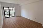 Apartament de vanzare cu 3 camere Tractorul