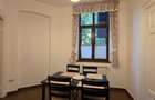 Apartament 4 camere de inchiriat in zona Dorobanti, ASE, etaj 1 in vila locuinta