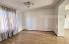 Apartament cu 3 camere, 80 mp, 3.000 mp teren, zona Reghin - 2