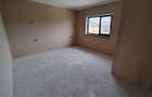 Duplex despartit prin C.T. - spatios - 5 camere - bucatarie inchisa - - 4