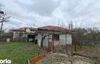 Casa de renovat cu teren 2570 mp in loc. Teiu jud. Arges - 8